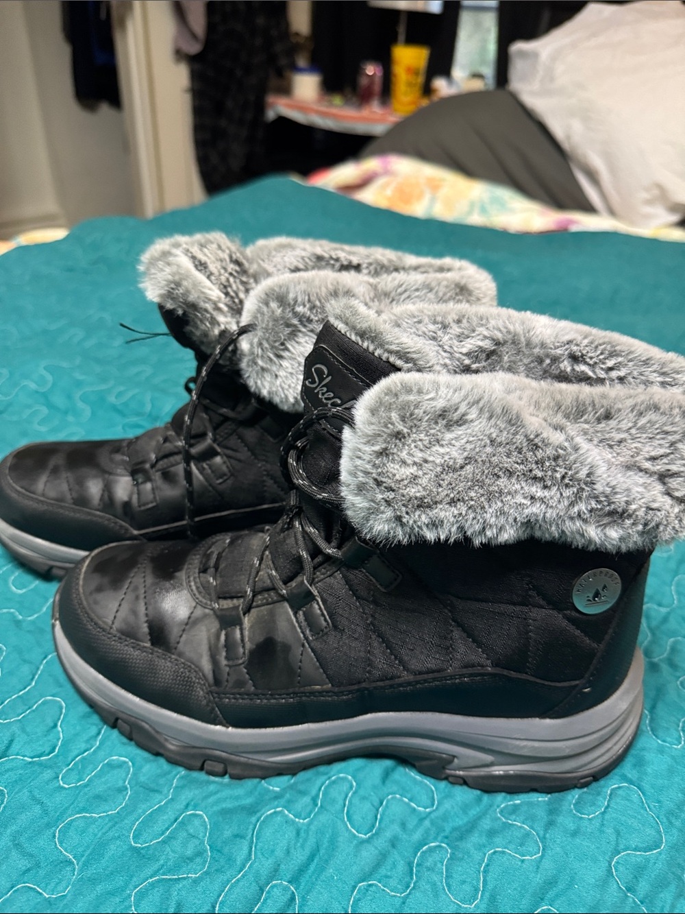 Skechers Black Winter Lace-Up Boots with Gray Faux-Fur Cuff - Picture 3 of 6